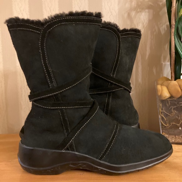 Clarks Artisan Collection Shearling Boots - Picture 5 of 10
